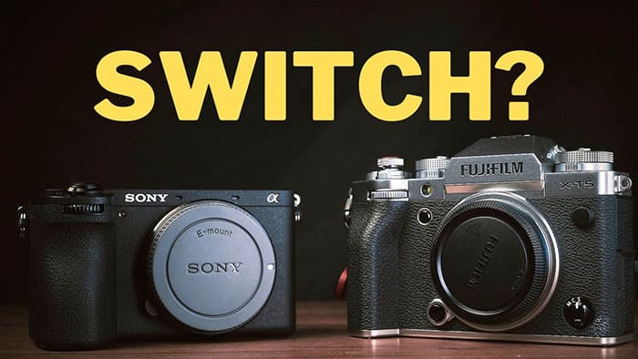 Sony A6700 và Fujifilm X-T5 đi theo hai triết lý thiết kế hoàn toàn khác nhau